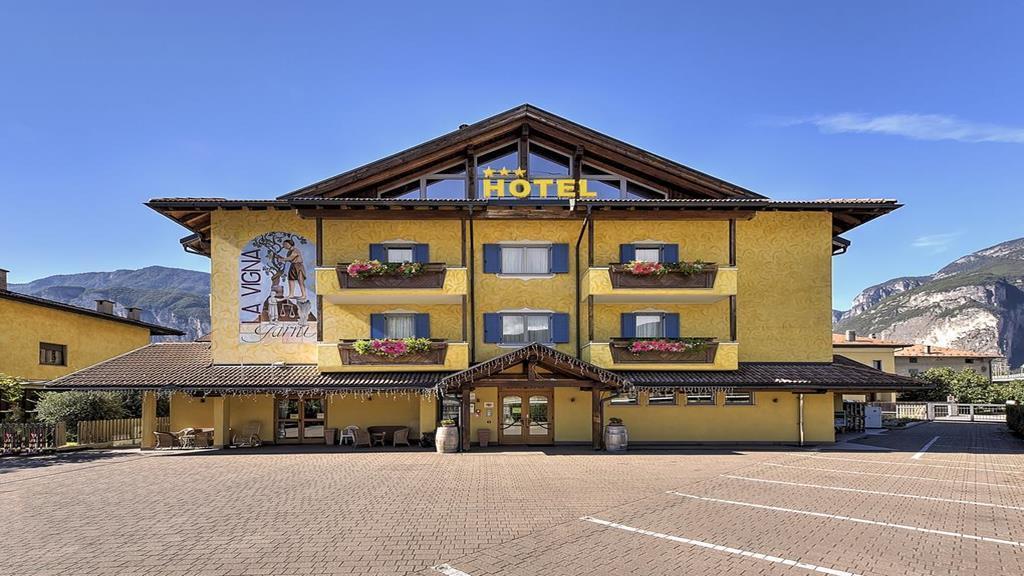 Hotel Garni La Vigna - Adult Friendly San Michele allʼAdige Eksteriør billede