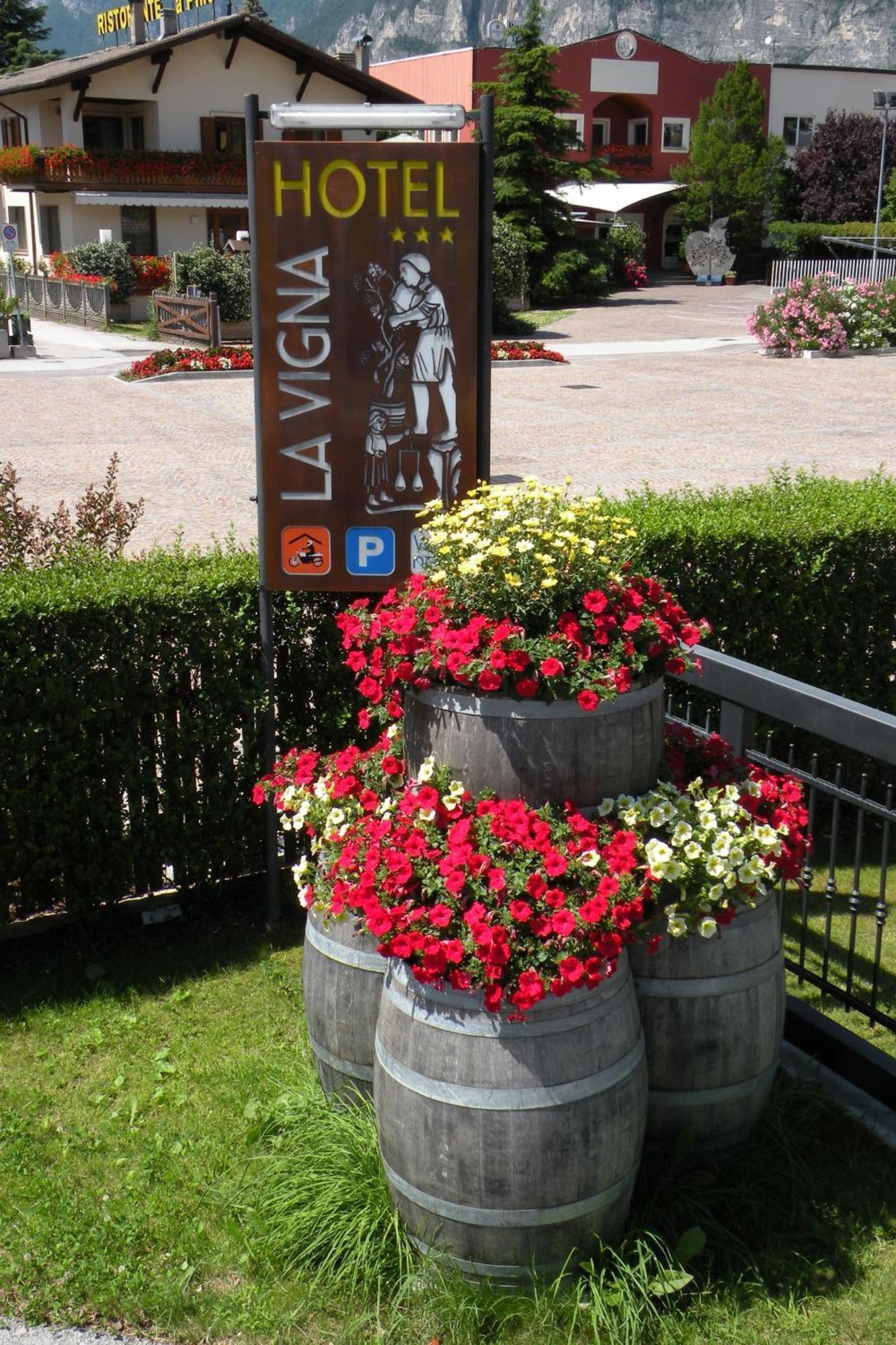 Hotel Garni La Vigna - Adult Friendly San Michele allʼAdige Eksteriør billede