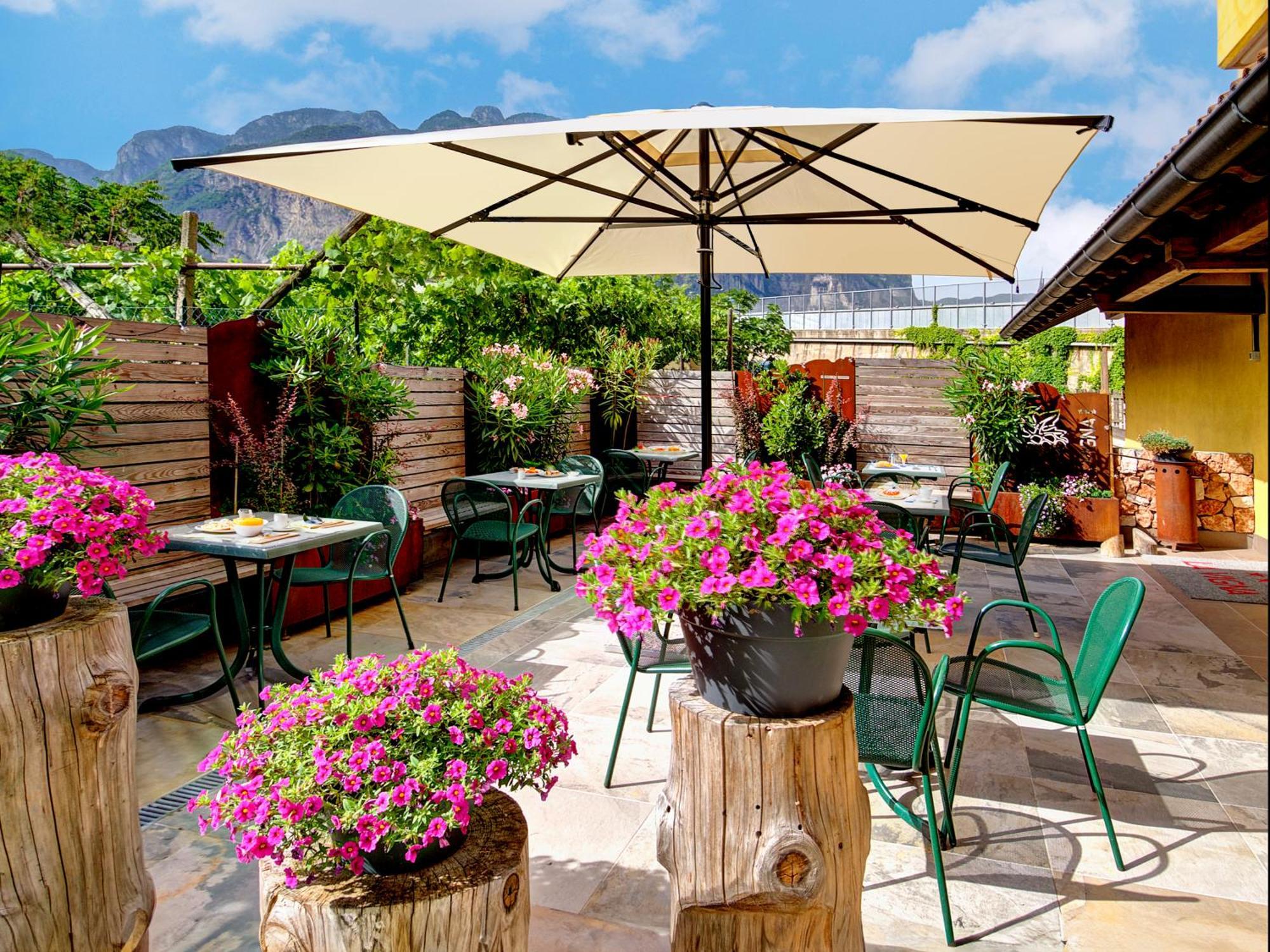 Hotel Garni La Vigna - Adult Friendly San Michele allʼAdige Eksteriør billede