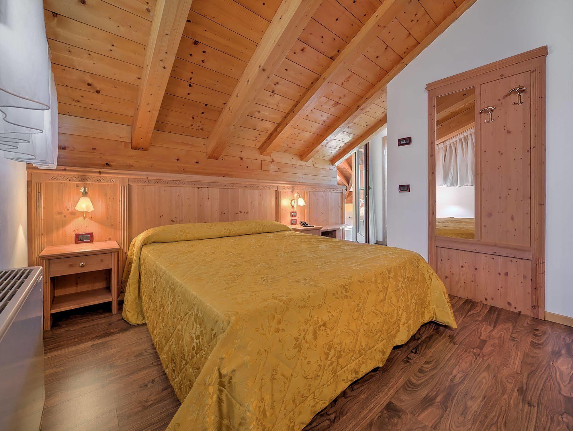 Hotel Garni La Vigna - Adult Friendly San Michele allʼAdige Eksteriør billede