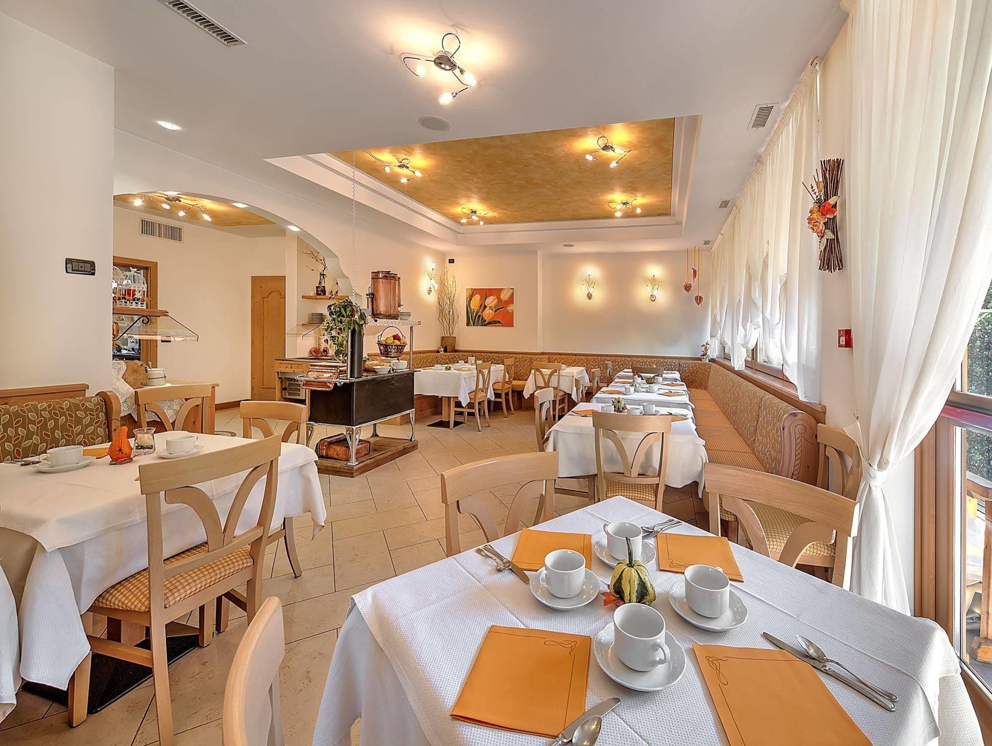 Hotel Garni La Vigna - Adult Friendly San Michele allʼAdige Eksteriør billede