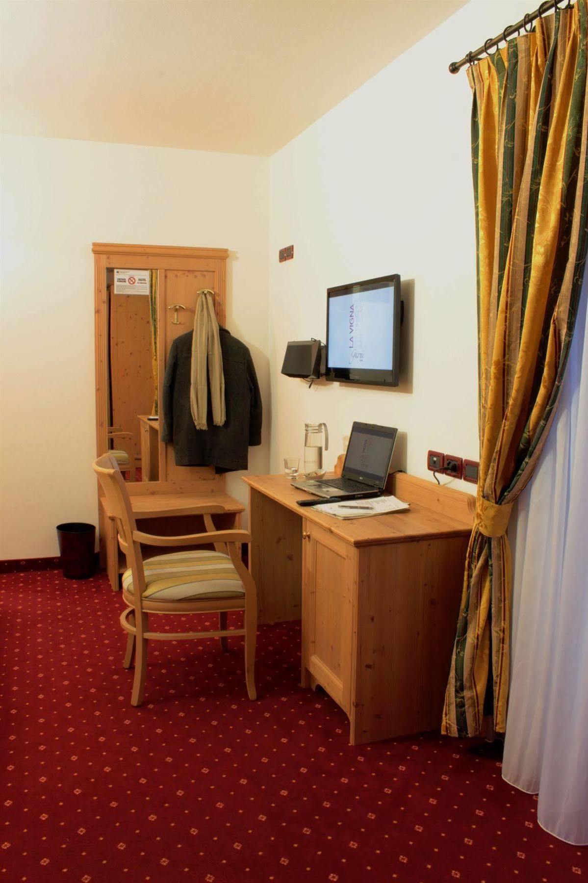 Hotel Garni La Vigna - Adult Friendly San Michele allʼAdige Eksteriør billede